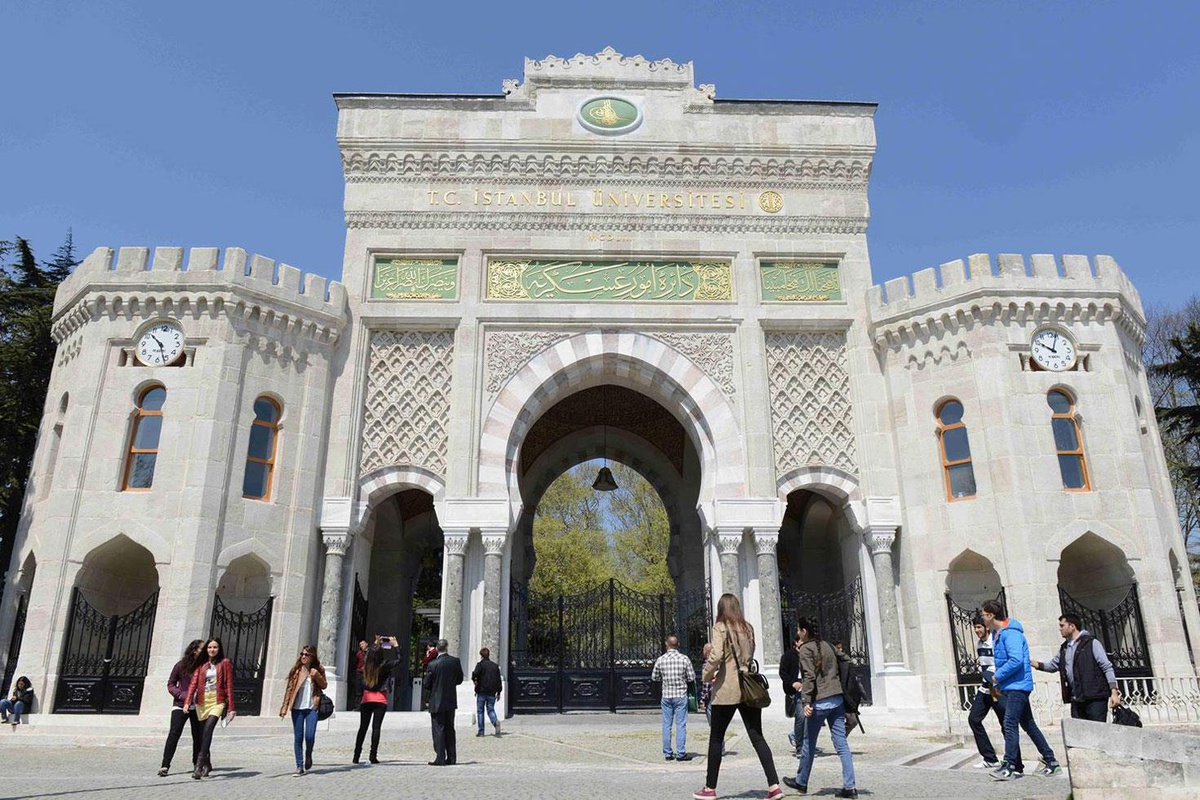İstanbul\'daki bazı üniversitelerde eğitime bir gün ara verildi