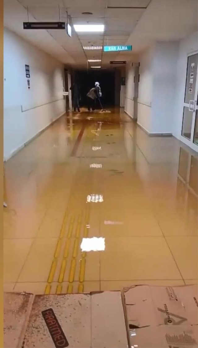 İstanbul'da hayatı felç eden yağış! Okulun istinat duvarı çöktü, araştırma hastanesini su bastı