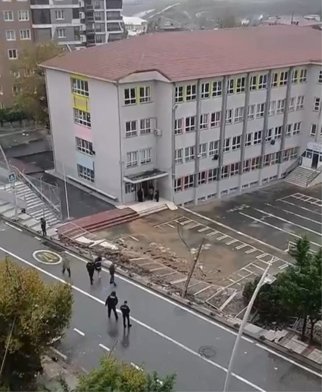 İstanbul'da hayatı felç eden yağış! Okulun istinat duvarı çöktü, araştırma hastanesini su bastı