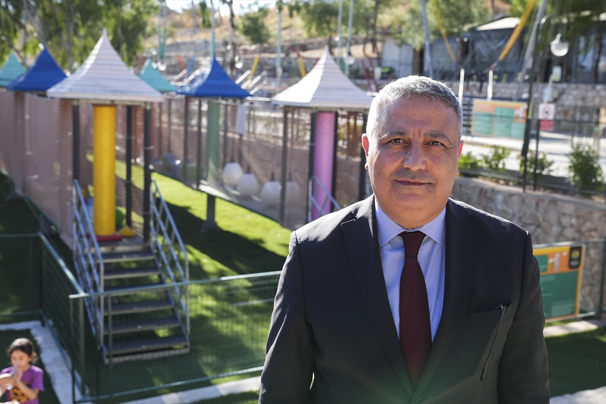 İyilik Var kapsamında İzmir\'de çocuklar Macera Seyirtepe Parkı\'nda eğlendi