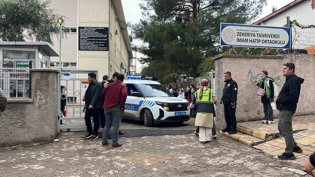 İnşaat çalışması sırasında çıkan gazdan etkilenen öğrenciler hastaneye kaldırıldı