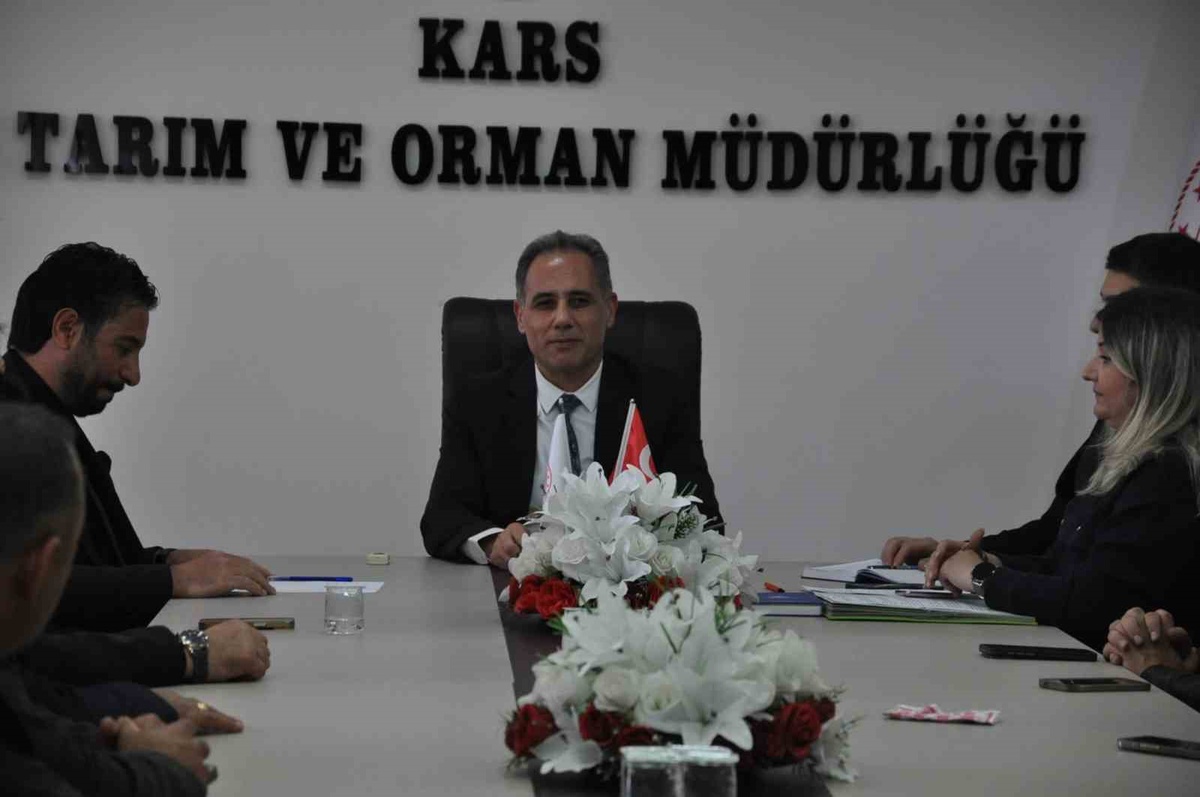 ETKİYAP kapsamında Kars\'ta suni tohumlama yetkisi Damızlık Sığır Birliğine devredildi