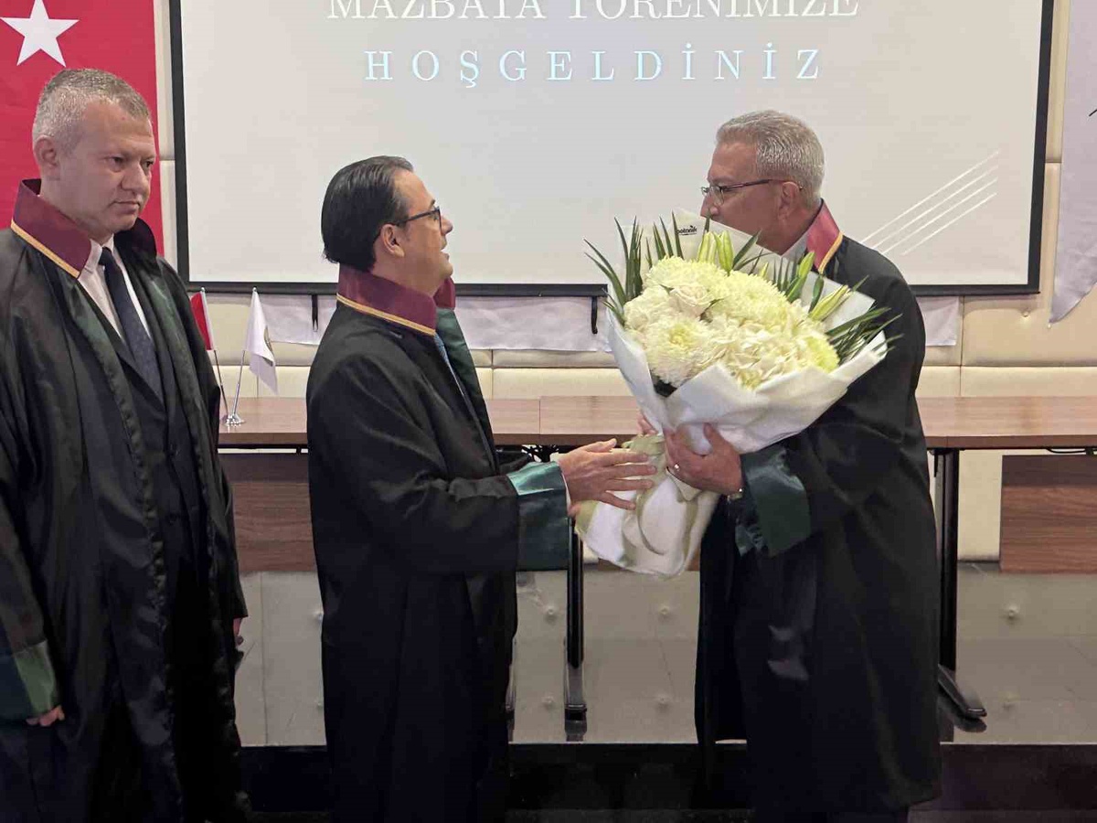 Kayseri Barosu başkanlığına yeniden seçilen Özsoy, programda mazbatasını aldı