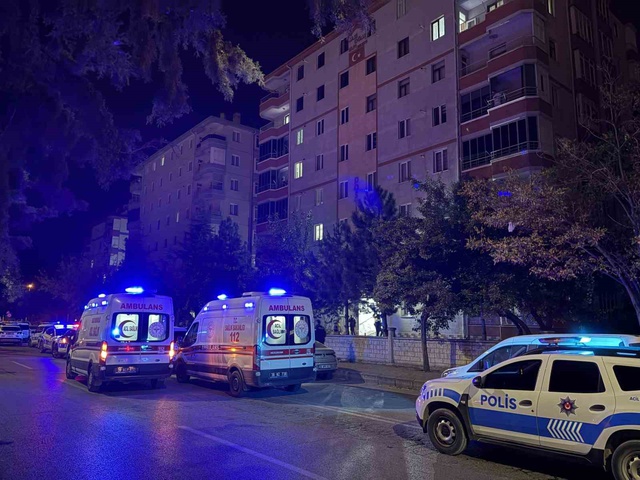 Babasının cesediyle 1 gün yaşadı! Yetmedi, videosunu gönderdi