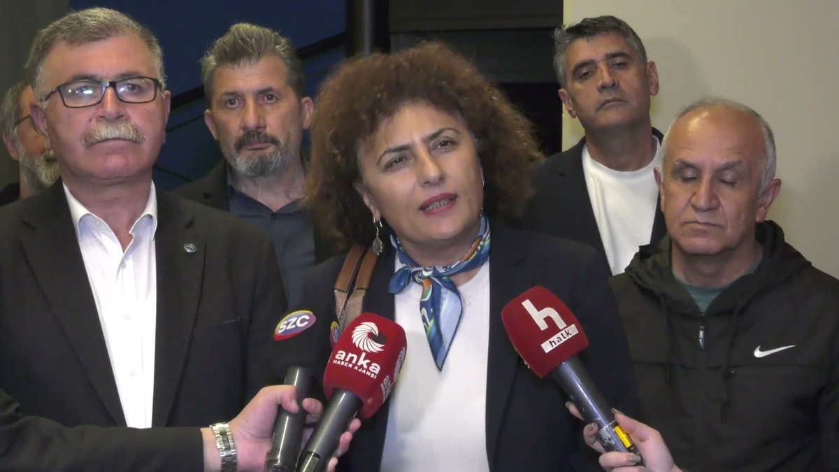 KESK, kayyum atanan Halk TV\'ye dayanışma ziyareti yaptı, haber alma hakkı vurgulandı