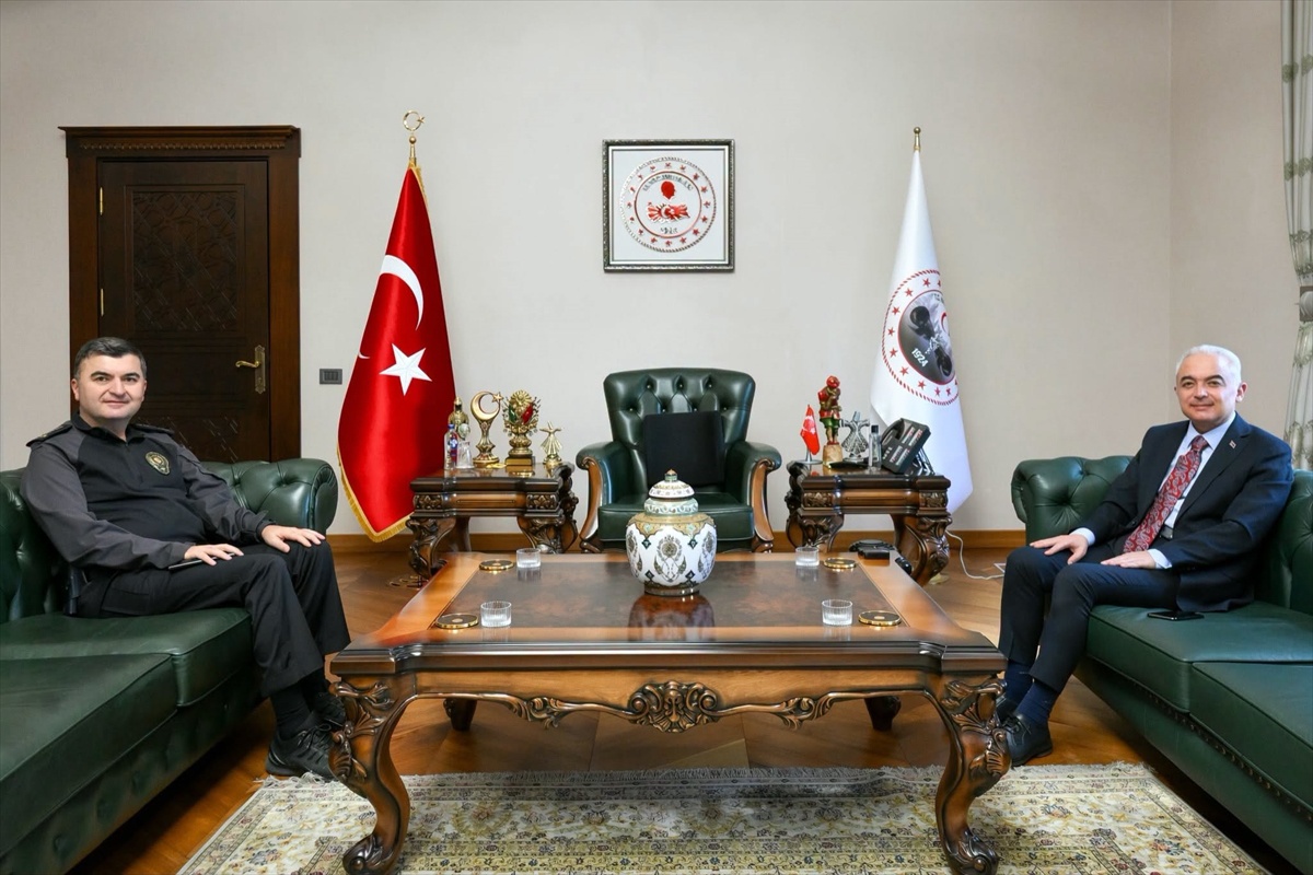 Kırklareli Valisi Turan, Edirne Emniyet Müdürü Ayhan\'ı makamında ağırladı