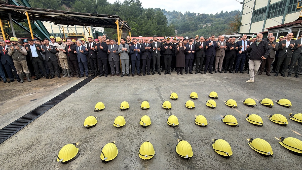 Amasra maden faciasının 4. yılında 43 madenci anıldı