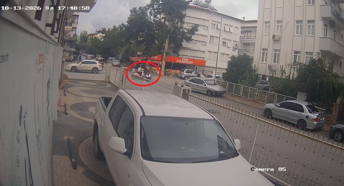 Manavgat\'ta iki motosiklet çarpıştı, ehliyetsiz sürücüye 86 bin TL ceza kesildi