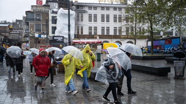 Meteoroloji’den 3 ile turuncu, İstanbul dahil 15 ile sarı kodlu uyarı! Fırtına ve sağanak geliyor