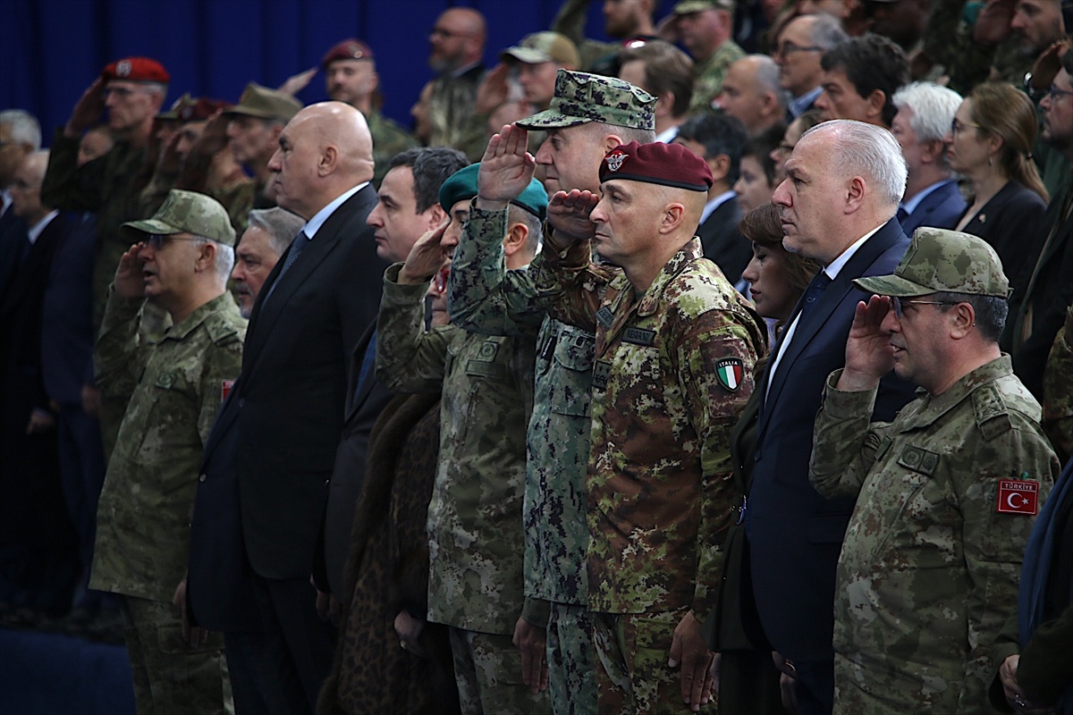 KFOR komutanlığı Priştine\'de İtalyan Tümgeneral Vergori\'ye geçti