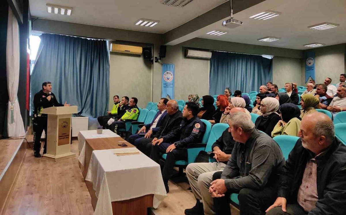 Samsun 19 Mayıs\'ta 96 okul servis personeli güvenlik eğitimi aldı