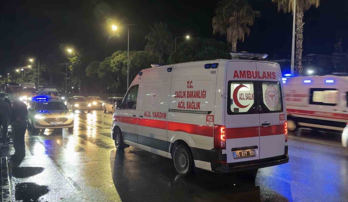 Samsun İlkadım\'da yolun karşısına geçmek isteyen yayayı SUV çarptı, yaya yaralandı.