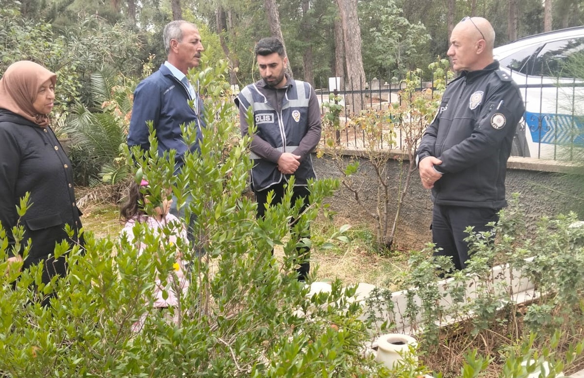 Şehit polis Fatih Çiftçi, ölüm yıl dönümünde kabri başında anıldı