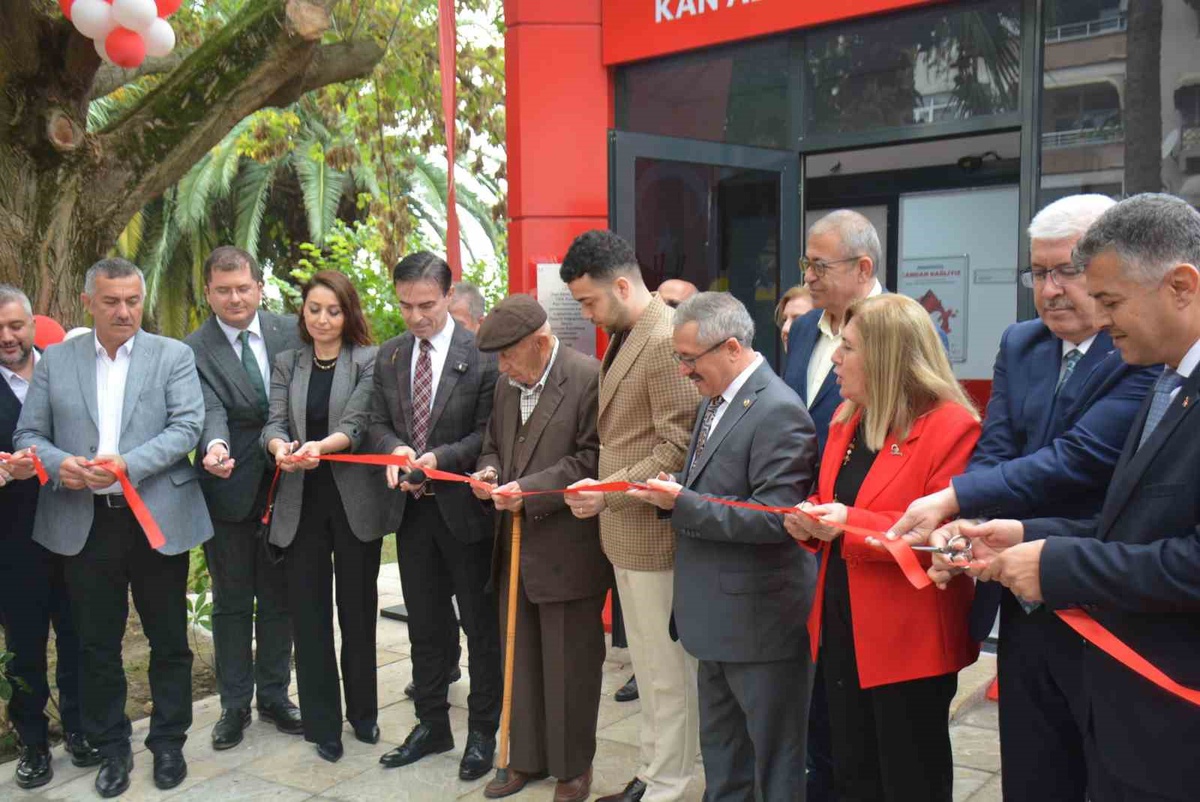 Sinop\'ta Kızılay\'ın kan alma birimi yılda 2 bin 400 ünite hedefiyle açıldı