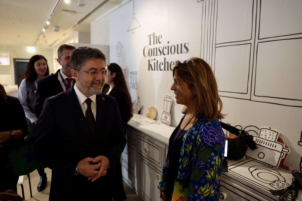 Bakan Yumaklı, Roma\'da FAO Müzesi\'ni ziyaret etti, gıda güvencesi mesajı verdi