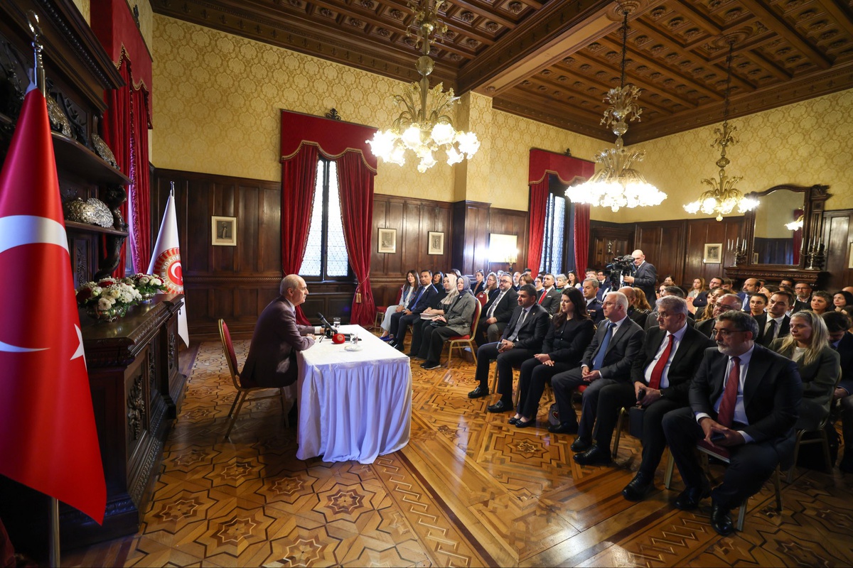 TBMM Başkanı Kurtulmuş, Roma\'da düzenlenen Türk Toplumu Buluşması\'na katıldı.