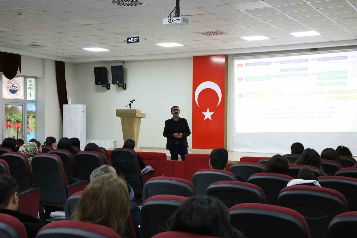 Tunceli\'de bahçe görevlileri iş sağlığı ve güvenliği ile okul güvenliği eğitimi aldı