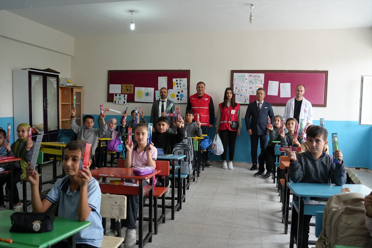 Kızılay Silopi\'de öğrencilere hijyen seti dağıttı, 2 bin 500 öğrenci hedefleniyor