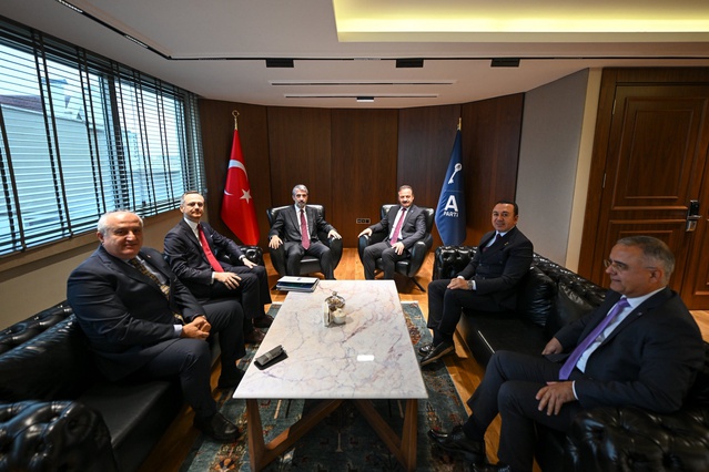 Anahtar Parti lideri Ağıralioğlu, TÜSİAD heyetini nezaket ziyaretinde kabul etti