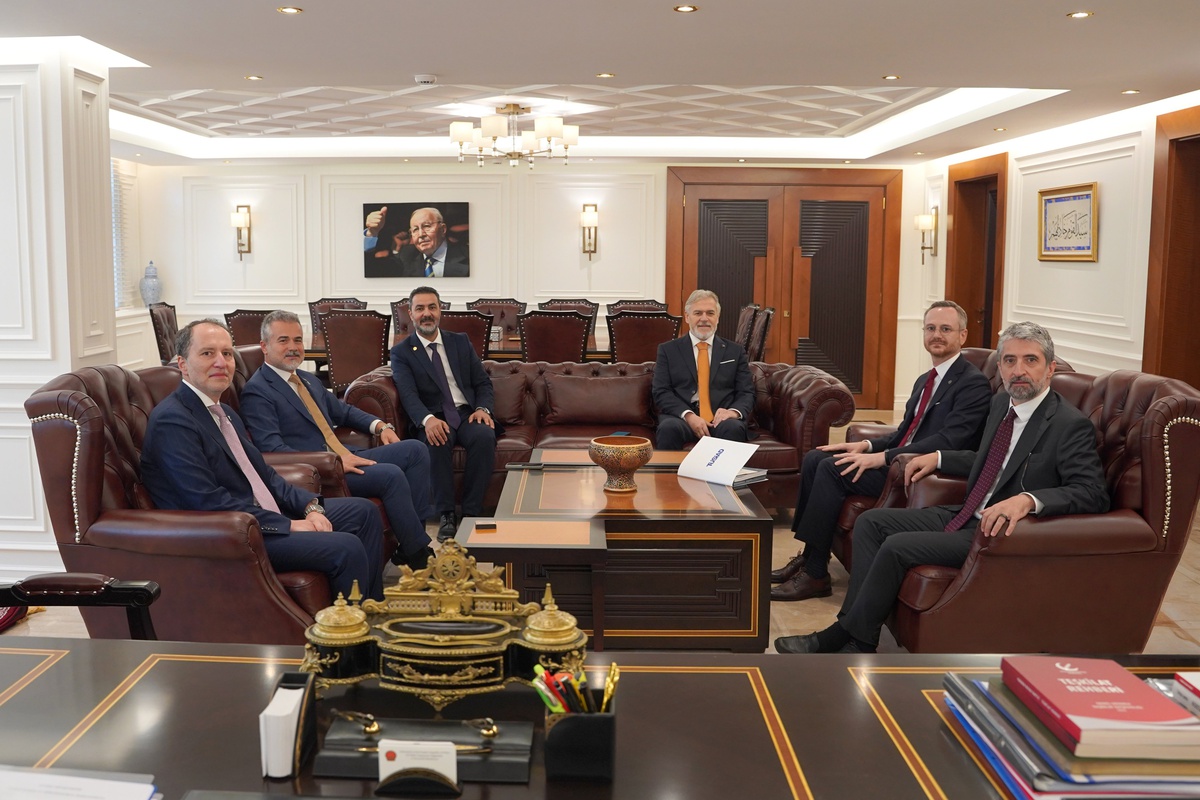 TÜSİAD Başkanı Diren, Yeniden Refah Genel Başkanı Erbakan\'ı Ankara\'da ziyaret etti.