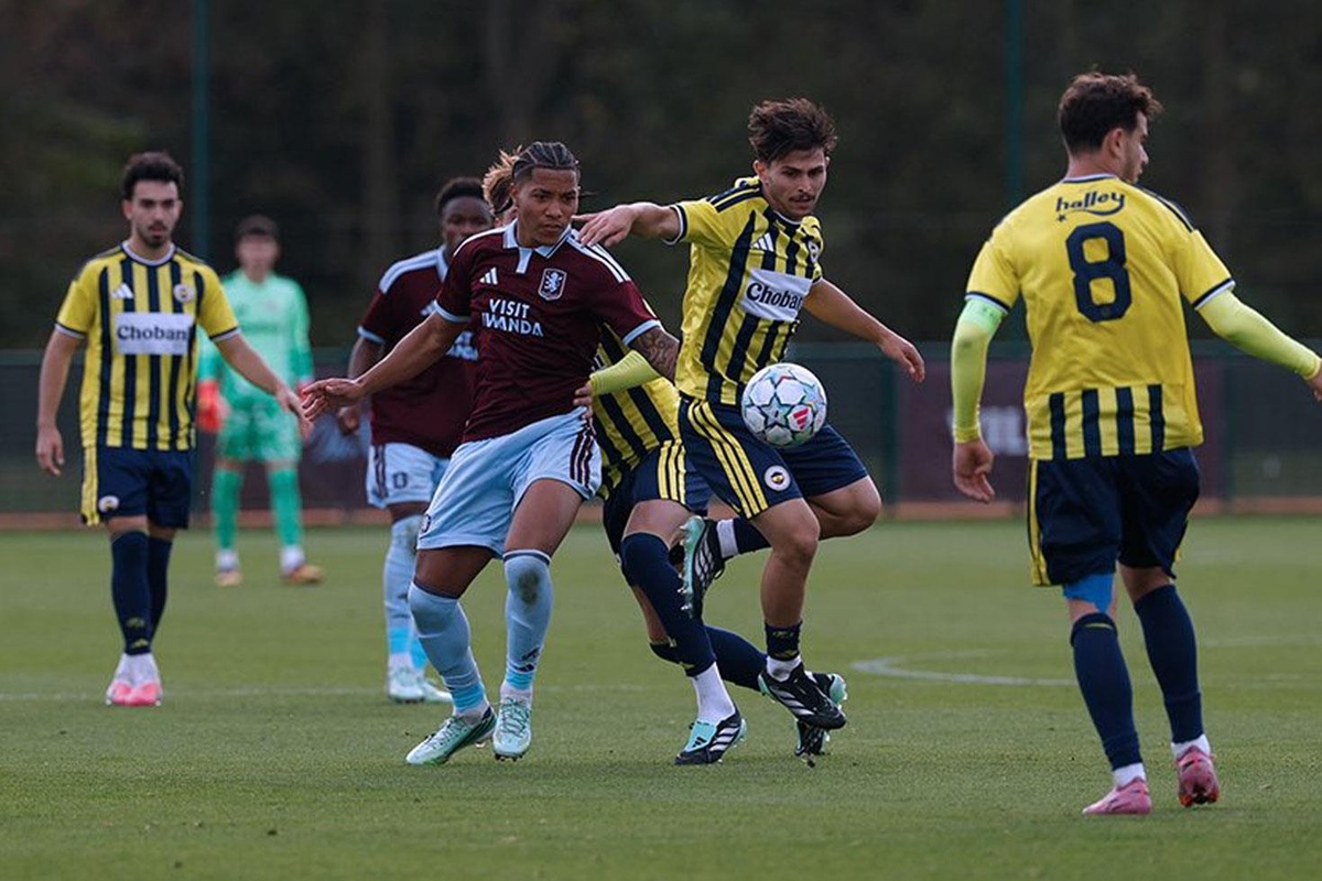 UEFA Gençlik Ligi\'nde Fenerbahçe, Aston Villa\'ya mağlup