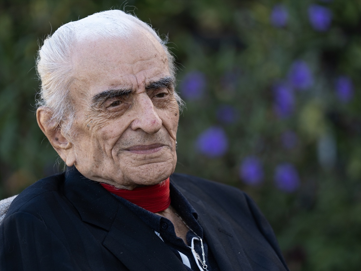 91 yaşındaki şarkıcı Alpay, Antalya\'da tedavi gördüğü hastanede hayatını kaybetti