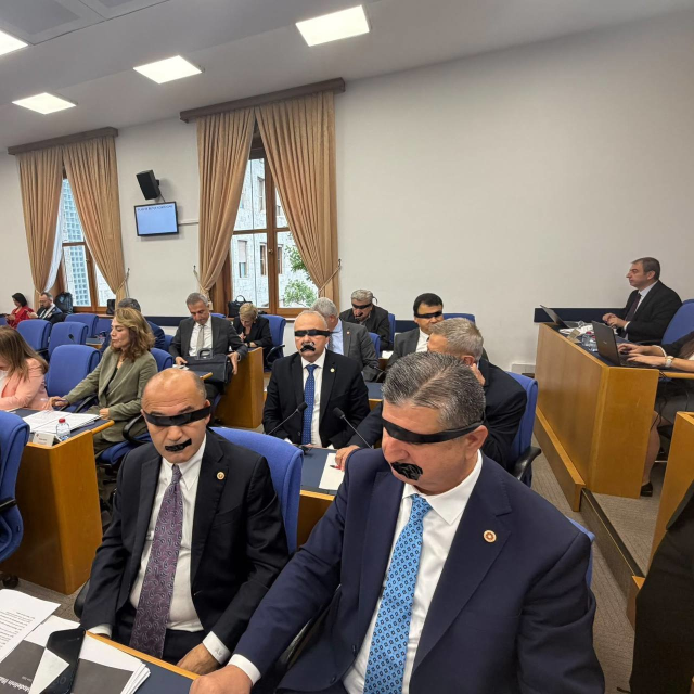 Yeni Partili vekillerin protestosu Dilara Gönder'i çıldırttı: Sizin yapacağınız muhalefeti...