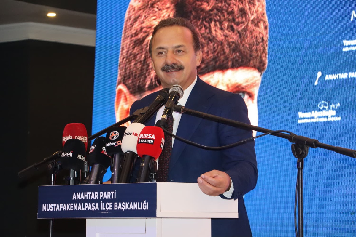 Ağıralioğlu: Siyaset alın terinin hakkını vermiyor, israf ediyor