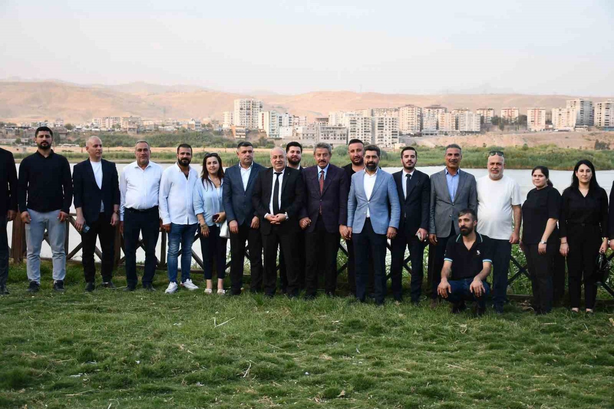 Tatar Cizre\'de: Türk ile Kürt kardeştir, huzura sahip çıkalım