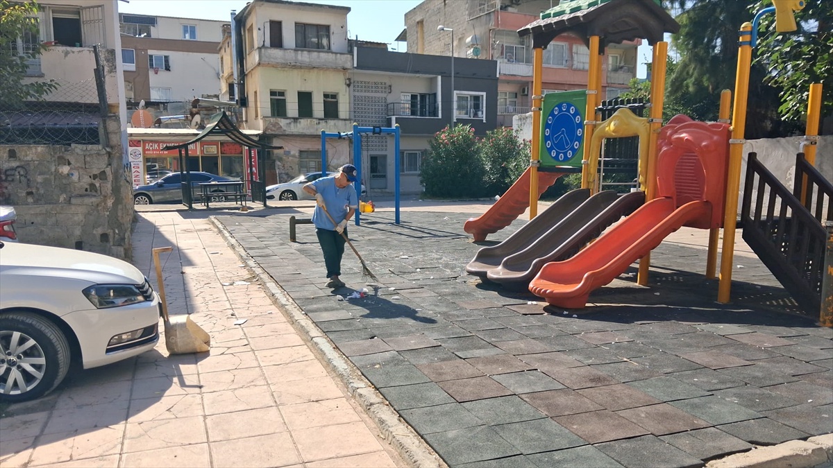 Akdeniz Belediyesi Mersin\'de parklarda bakım ve yenileme çalışması yürüttü