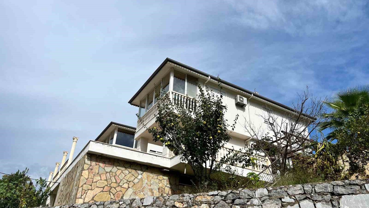 Alanya\'da Hollandalı 70 yaşındaki adam ile 69 yaşındaki eşi evlerinde ölü bulundu