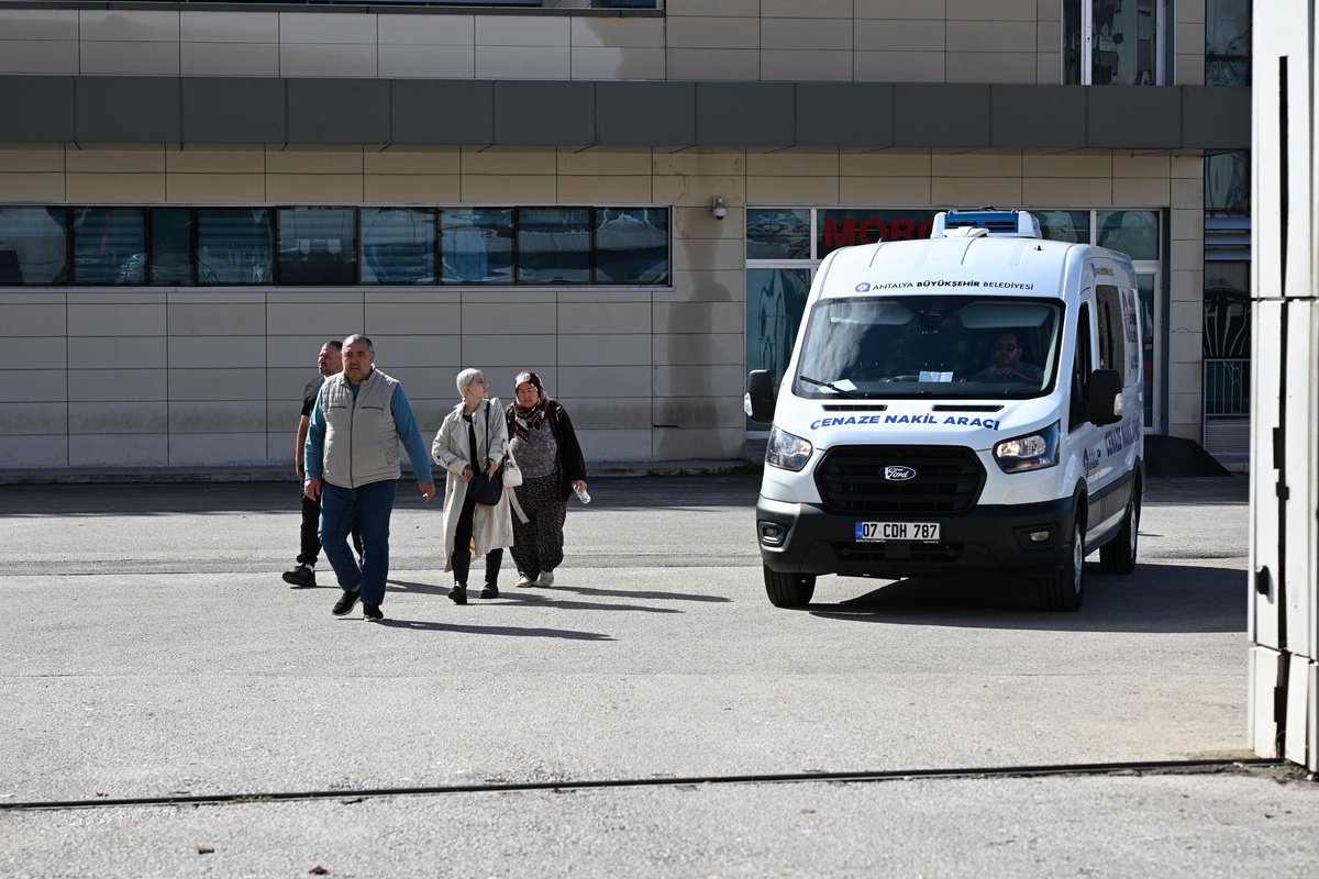 Antalya Konyaaltı\'da zincirleme kaza 22 yaşındaki motosiklet sürücüsünün canını aldı