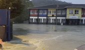 Görüntüler Arnavutköy’den! Dere taştı, okul bahçesi sular altında kaldı