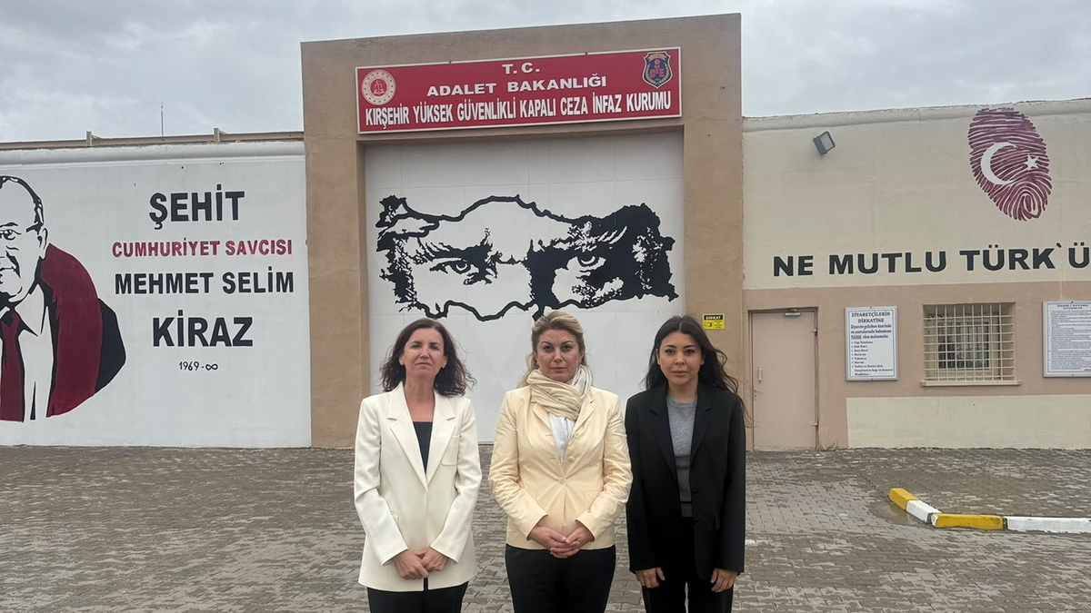 Asu Kaya, tutuklu Çankaya Belediye Başkanı Güner\'i Kırşehir Cezaevi\'nde ziyaret etti