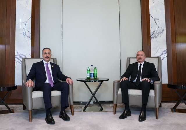 Dışişleri Bakanı Fidan, Bakü'de CICA Zirvesi marjında Aliyev tarafından kabul edildi