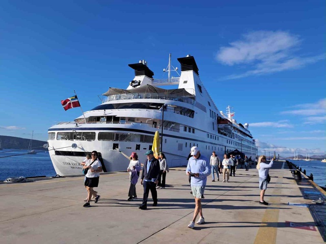 Star Legend kruvaziyeri 277 yolcu ve 202 personelle Bodrum'a geldi