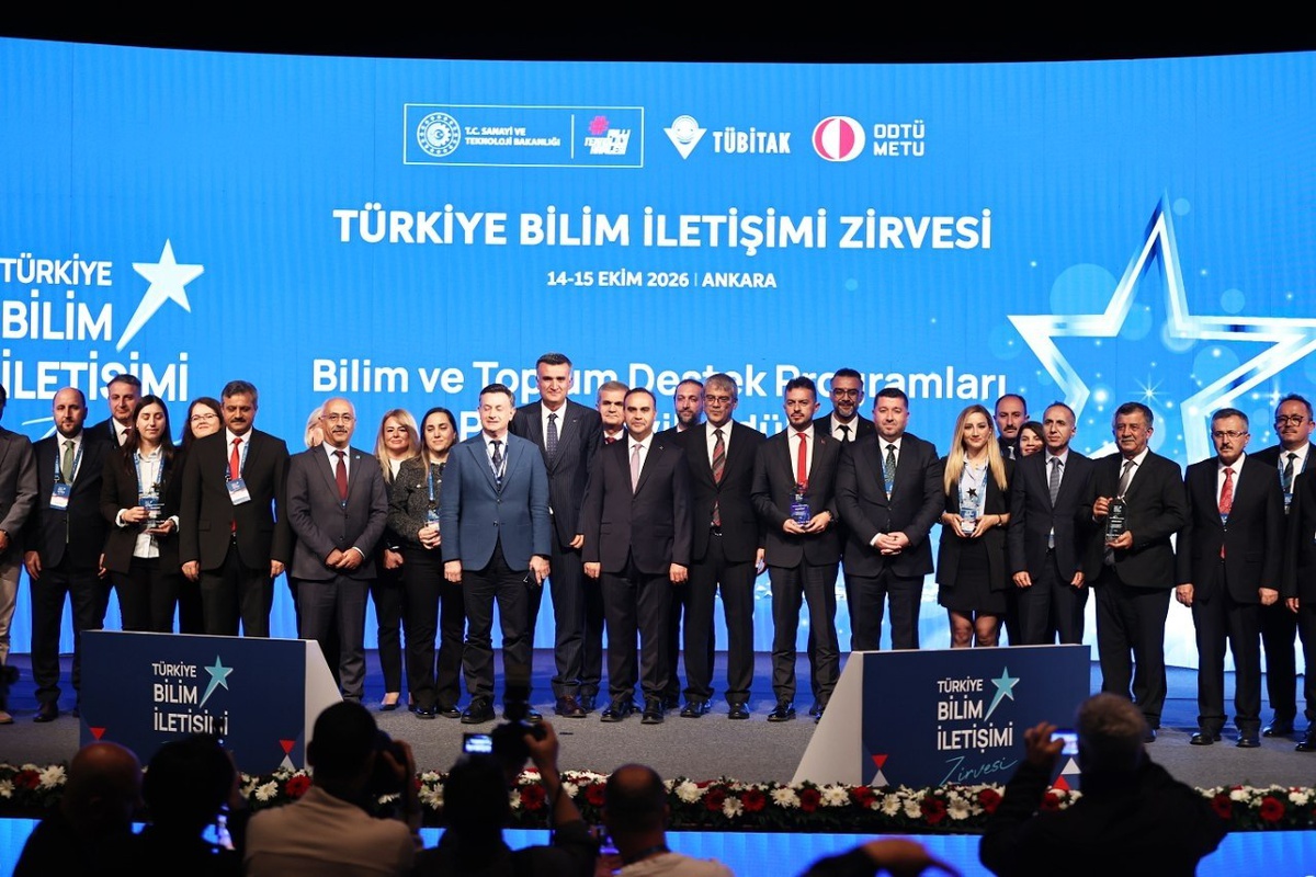 Kacır, Bilim İletişimi Zirvesi\'ni her yıl farklı üniversiteye taşıyacaklarını söyledi