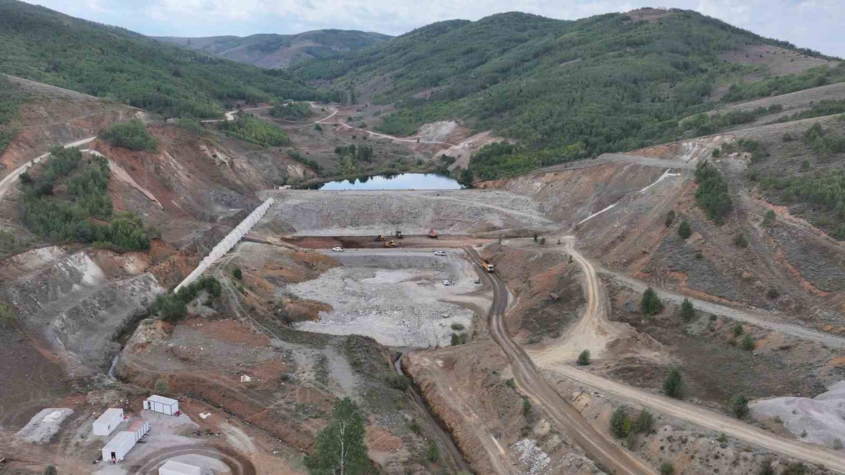 Bayburt Demirözü\'nde Petekli Göleti\'nin inşası sürüyor, 6 bin 340 dekar sulanacak