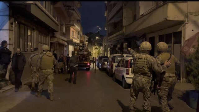 Bursa Osmangazi'de annesini rehin alan şahıs özel harekatla gözaltına alındı