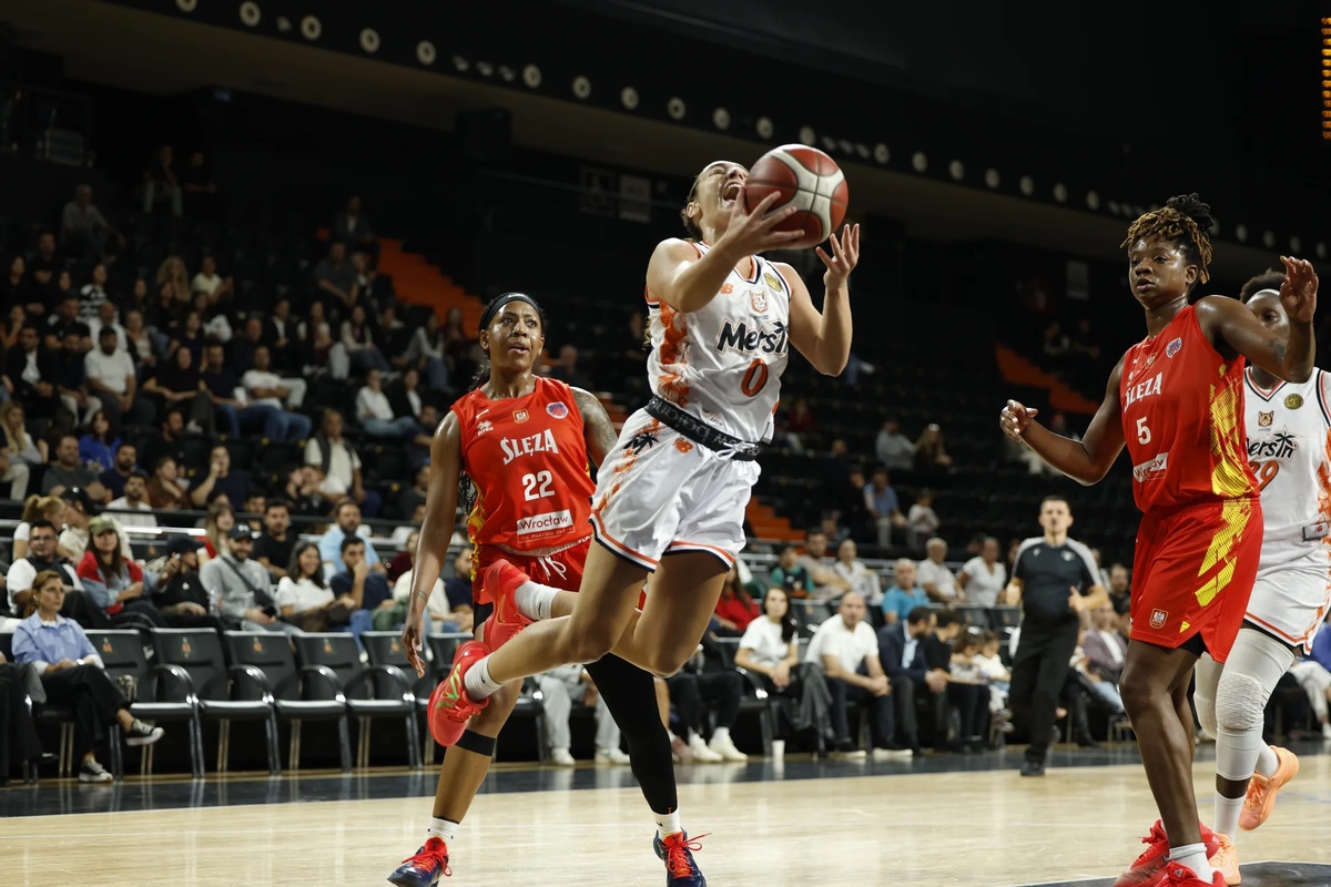 Çimsa ÇBK Mersin, FIBA Kadınlar Eurocup\'ta Sleza Wroclaw\'ı 72-59 mağlup etti