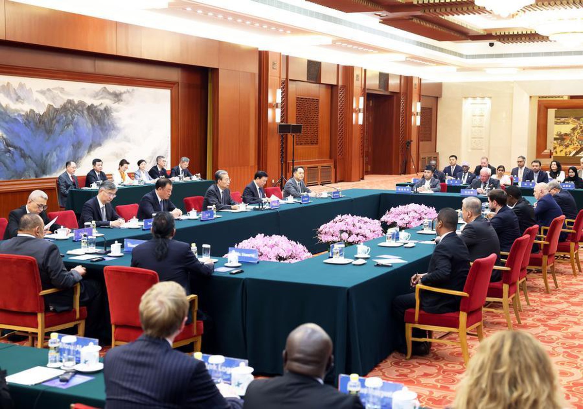 Zhao Leji, Beijing\'de 52 ülkeden katılımcılara işbirliğine hazır olduğunu söyledi
