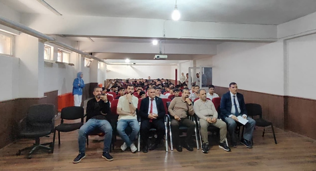 CESO Başkanı Geleri, Cizre\'de gençlere piston ve pnömatikte eleman açığını anlattı