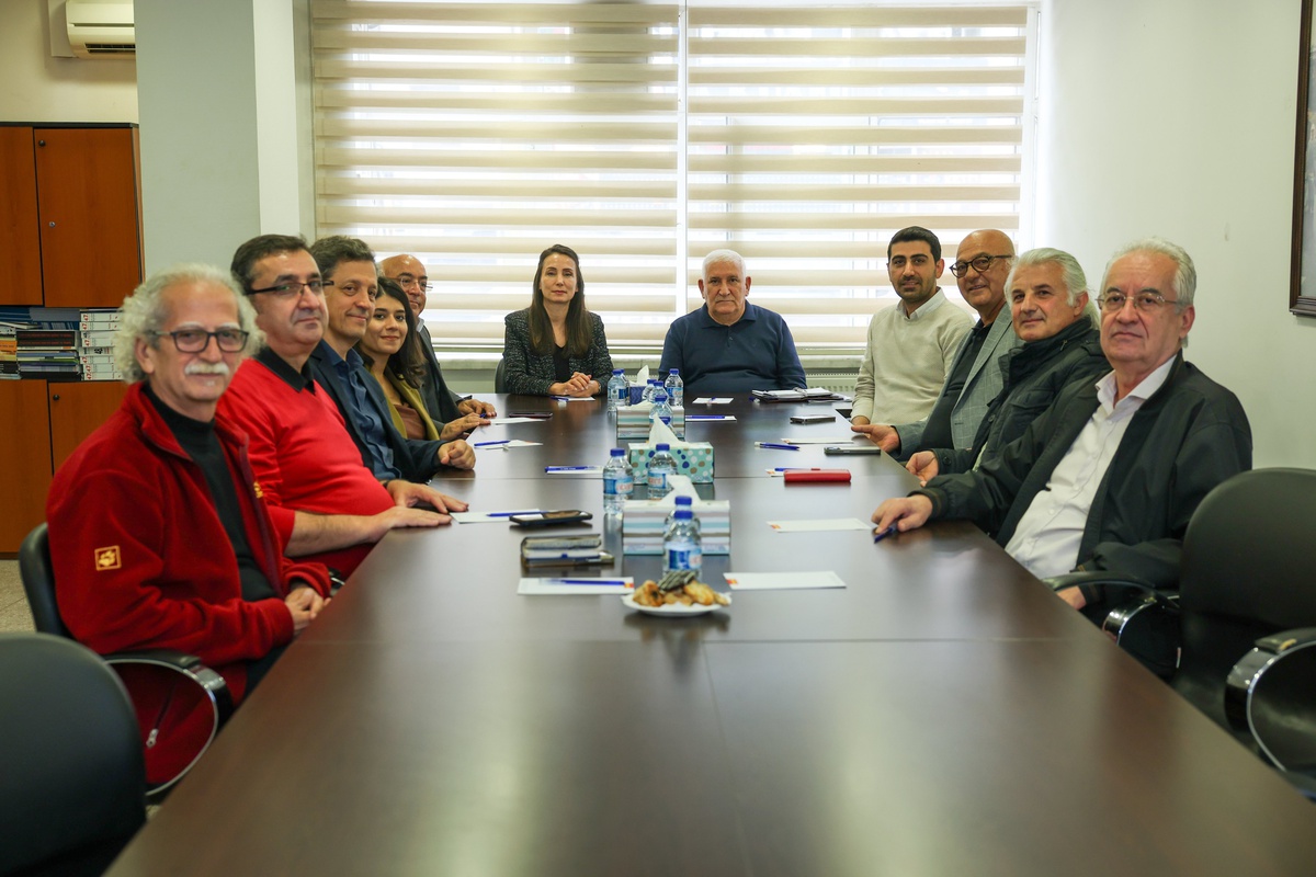 DEM Parti Eş Genel Başkanı Hatimoğulları TMMOB\'u ziyaret etti, 2027 bütçesi görüşüldü