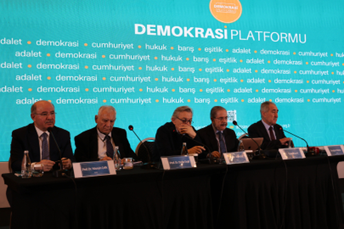 Demokrasi Platformu, Halk TV\'ye kayyım atanmasına karşı yayın bağımsızlığı istedi