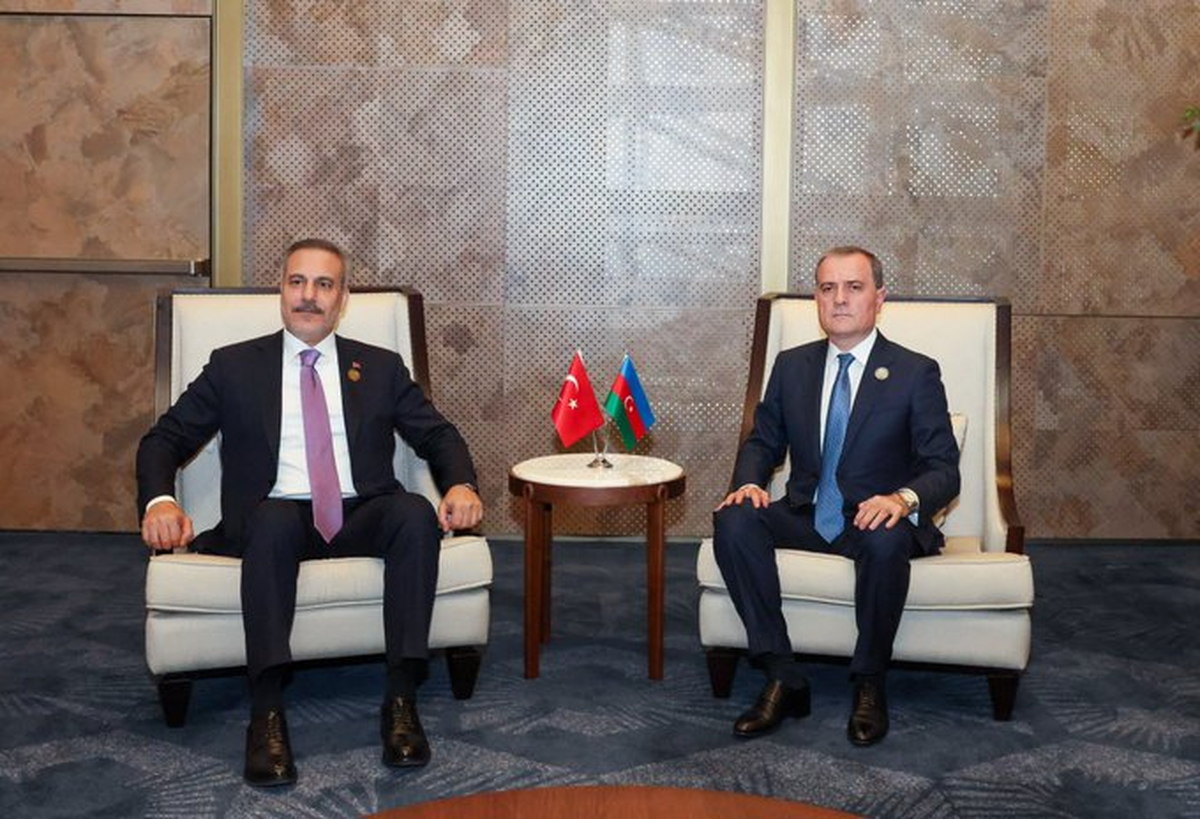 Azerbaycan Dışişleri Bakanı Bayramov, Bakü\'deki 7. CICA Zirvesi\'nde Fidan ile görüştü.