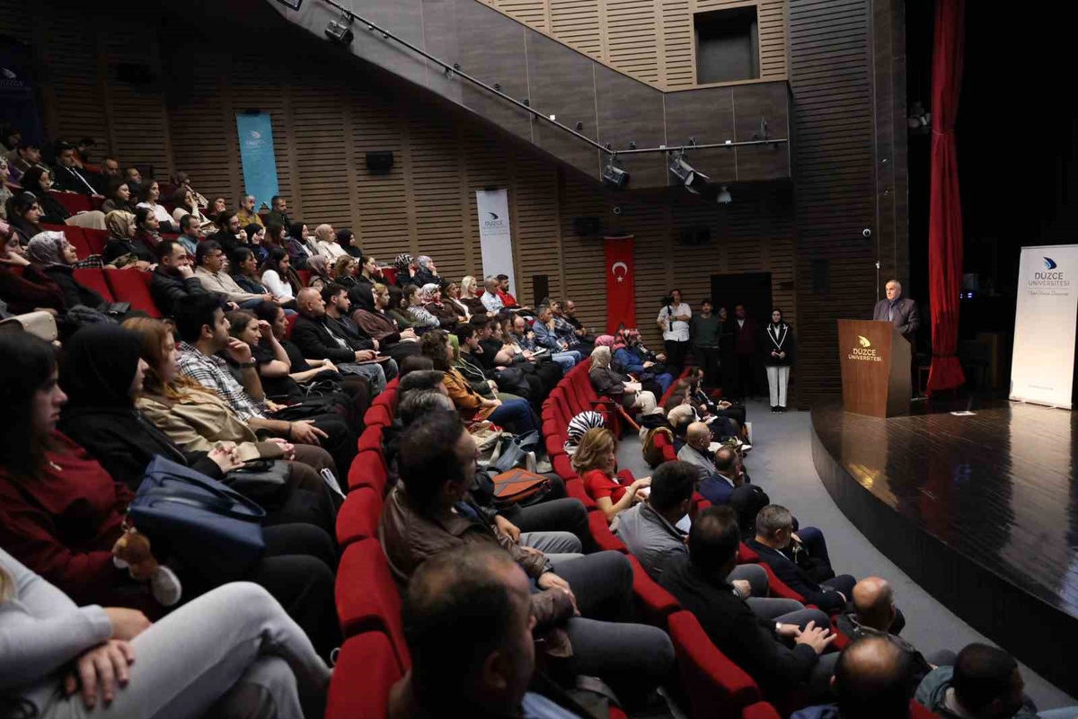 Düzce\'de Maarif Modeli çalıştayında matematikte ölçme-değerlendirme ele alındı