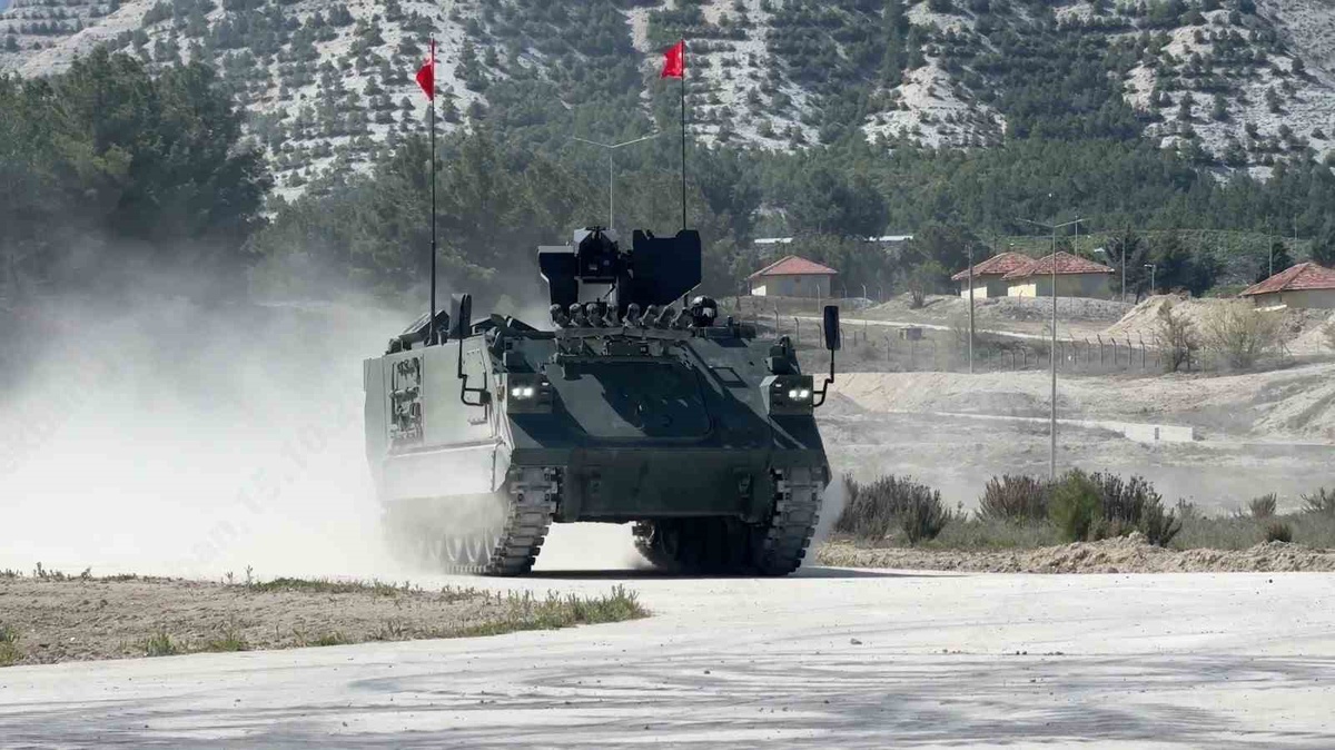 3 bin kilometrelik testi geçen E-ZPT\'den 3 araç daha Kara Kuvvetlerine teslim edildi