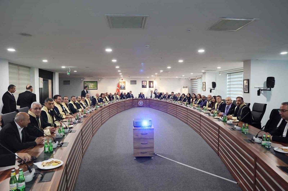 EBYÜ\'nün gelecek hedefleri Binali Yıldırım\'ın katıldığı toplantıda ele alındı