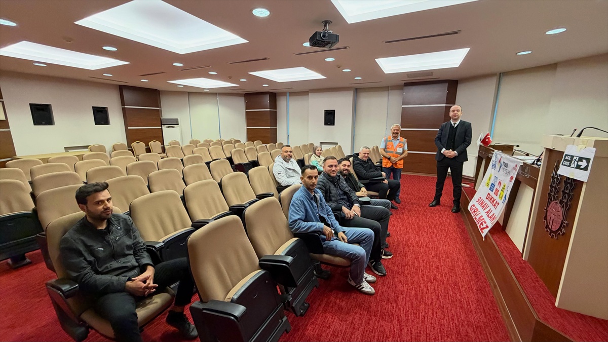 Motorlu Kara Taşıtları Alım Satım Sorumlusu Seviye 5 sınavı Edirne\'de yapıldı
