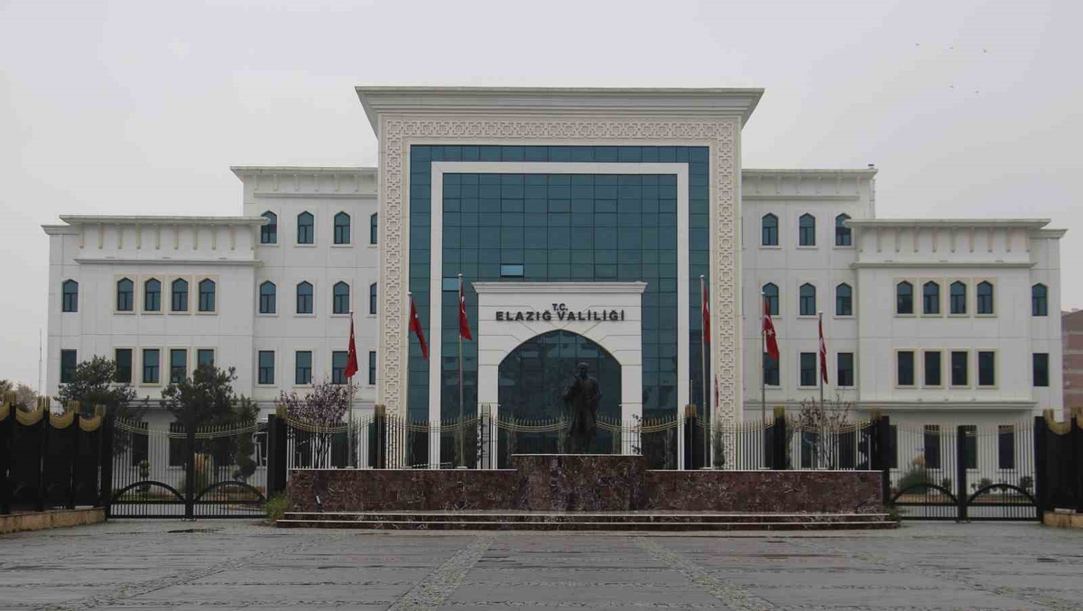 Elazığ\'da ikili ve taşımalı eğitim yapan okullarda dersler 14.30\'da sona erecek